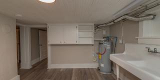 $650- Updated 2 bed/1 bath apartment near Medical Center, with brand-new appliances! Gallery 12