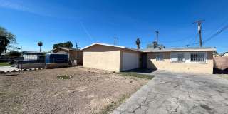 No HOA! 3 Bedroom 2 Bathroom House! Gallery 1