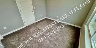 Beautiful Like New 4 Bed 4 Bath Home in Overland Park-Available in MAY!! Gallery 25