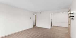 Oval Spring Apartments Gallery 34