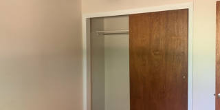 Mid-Town Single Family Home w/ Spacious Fenced Yard Gallery 20