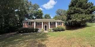 UPDATED 4 BEDROOM IN CRESTWOOD HILLS IN W. KNOXVILLE Gallery 1