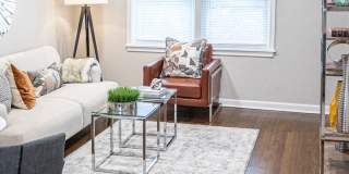 Everly Apartments on Cherry Street Gallery 17