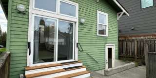 Charming 4-Bedroom Home in Phinney Ridge.  Pets welcome! Gallery 21