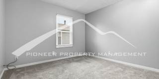 Charming Townhouse with Central AC and Washer/Dryer Gallery 13