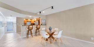 9811 N Hollybrook Lake Dr Gallery 8
