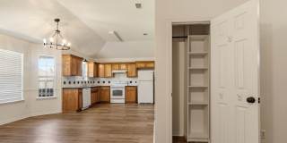 LIMITED-TIME MOVE-IN SPECIAL: Receive two weeks of free rent with an approved application and lease start by August 15th! Gallery 6