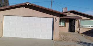 **$100 OFF 1ST MONTH** Two Bedroom Home Downtown 29 Palms Gallery 1