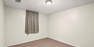 Spacious House for rent in Denver Gallery 14
