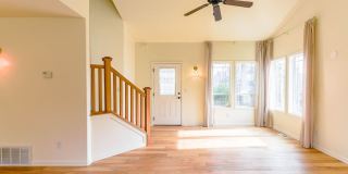 Beautiful 3 bed/2.5 bath single family home w/attached 2 car garage Gallery 12