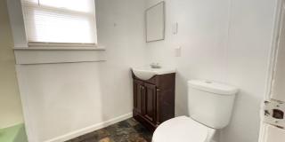 For Rent: 722 S Hackley St: 2 Bedroom 2 Bathroom Home! W/D Hookups! Enclosed Front Porch! Gallery 14