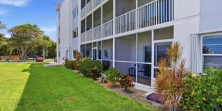 1516 S Lakeside Drive Gallery 2