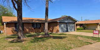 Lovely home in Expressway Village offering 3 bedrooms and a Jack & Jill bathroom. Gallery 35