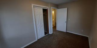 Pet Friendly, no weight/breed restrictions! Detached Garage! Gallery 13