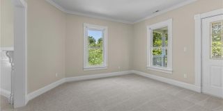 1611 McDaniel Street Gallery 40