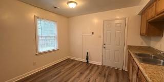 Coleman Place 3-bedroom, 2-bath Condo Gallery 7