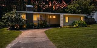 Charming 3BR/2Bath House in Birmingham w/Hot tub Gallery 1