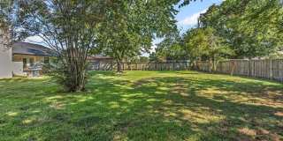 221 Azalea Lane Gallery 31