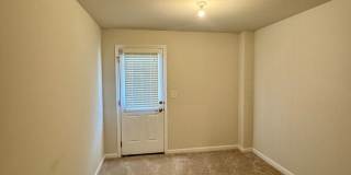 3BR/2.5BA End Unit Townhome Gallery 6