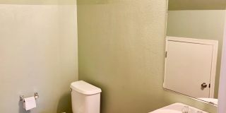 Beautiful 3 bed 2.5 bath Home with 2 car garage Gallery 8