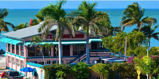 ** LUXURY WATERFRONT LIVING ** BRAND-NEW CONSTRUCTION  ** IMPERIAL SHORES OF BONITA SPRINGS ** 3 Bedrooms\3.5 Bathroom ** Seasonal  ** BE THE FIRST TO LIVE HERE ** DOLPHIN & MANATEE SIGHTINGS ** Gallery 50