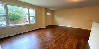 ***AVAILABLE AUGUST 2026*** 5 Bed 2 Bath House Downtown Gallery 7