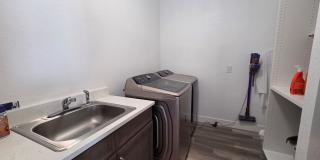 Modern 4 Bedroom 5 Bath Townhome - With Lots of Natural Light and Great Views! Gallery 28