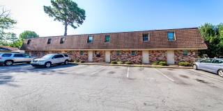 Newly Renovated 1 & 2 Bedrooms Available Now! Gallery 1