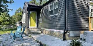 Cozy 2BR Home —1 minute from North Shore / Downtown Gallery 1