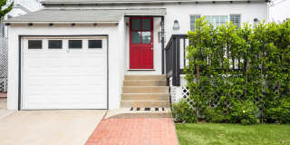 1216 North Ardmore Avenue Gallery 1