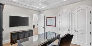 2425 Delmar Place Gallery 30