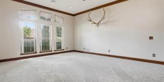 Beautiful 4 Bedroom Home with Pool – Available Now! Gallery 16