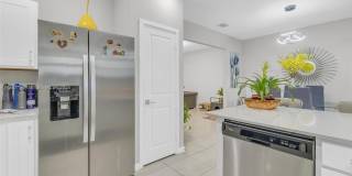 424 NE 4th Ave Gallery 17