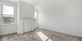 Stunning 3 bedroom home in Carrick available August 1! Gallery 19