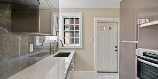 415 CITY Avenue Gallery 25