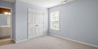 Spacious House in Hadley Park Gallery 24