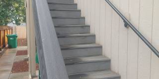 Nice unit with 2 car garage Gallery 1