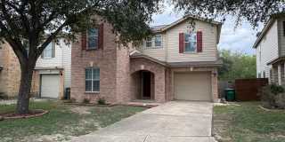 FALL SPECIALS! Wood floors, Walk-In Closets & Shaded Backyard Gallery 1