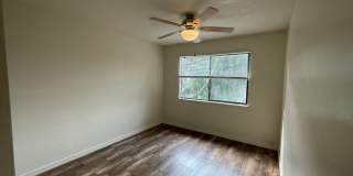 Cozy 3 bed 2.5 Bath Townhome Gallery 21