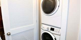 4447 N Rockwell Gallery 10