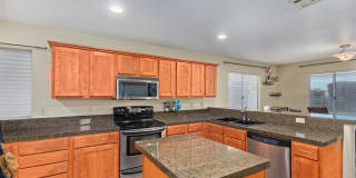 3 BR 2.5 BA Glendale Gallery 10