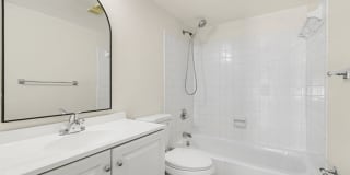 Must see 1st floor, end unit with lots of natural light in St Lucie Gardens. Gallery 19