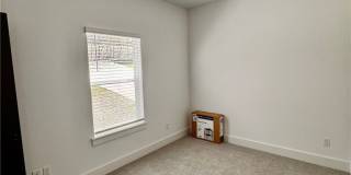 8881 Williams Road Gallery 10