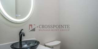 Luxury 3 bedroom, 3.5 Bath, 2 Car Garage Townhome- Fully Furnished! Gallery 14