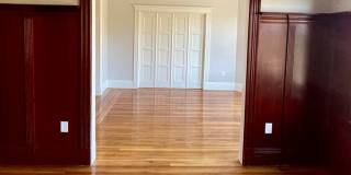 Nice 3 bed in Brookline Gallery 12
