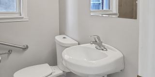 637 N 32nd St Gallery 12