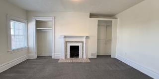 Updated 4BR / 2 Bath Home with off-street parking! Gallery 34