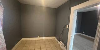 2 Bedroom Lower Duplex Milwaukee Gallery 4