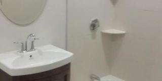 4-bed + 4-bath Luxury Town House Gallery 7