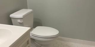 Spacious 4 Bedroom near Guilford College Gallery 27